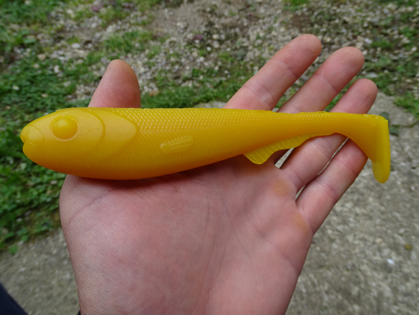 DGF Shad 18.5cm